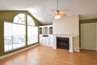 Main picture of 686 Roaring Dr