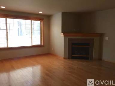 Main picture of 320 25th Ave S