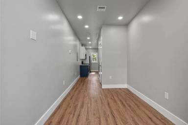 Main picture of 2732 Latona St