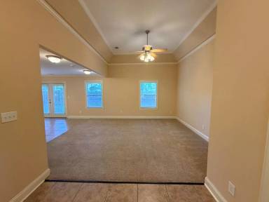 Main picture of 4901 Liberty Cir