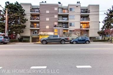 Main picture of 3045 20th Ave W
