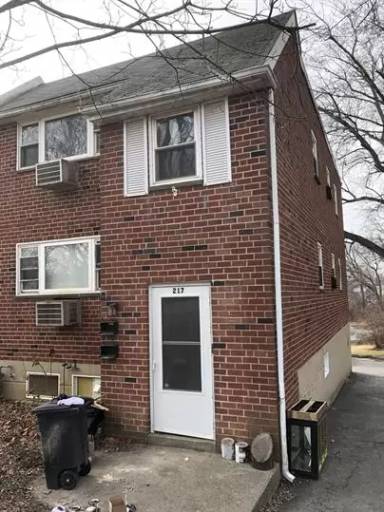 Main picture of 217 S Parkway