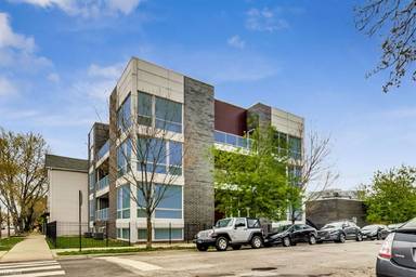 Main picture of 2233 N Washtenaw Ave