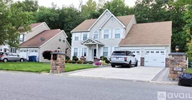 Main picture of 17 Split Rail Ln