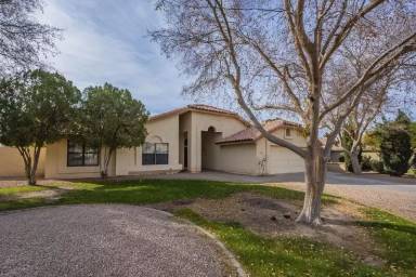 Main picture of 845 E Amanda Ln