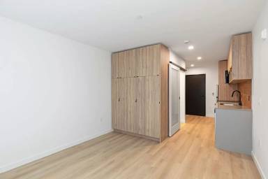 Main picture of 4015 Stone Way N
