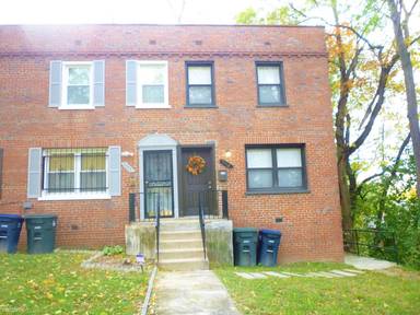 Main picture of 4958 Just St NE