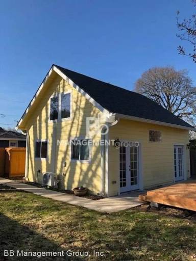 Main picture of 10033 N Central St