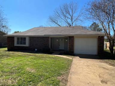 Main picture of 643 Sarver Ave