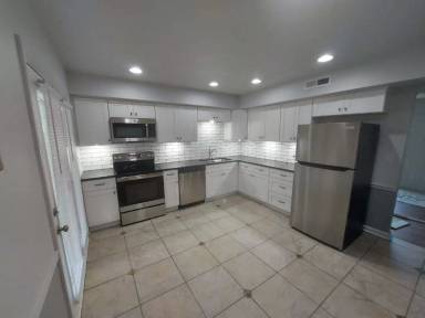 Main picture of 3816 Plantation Rd NE