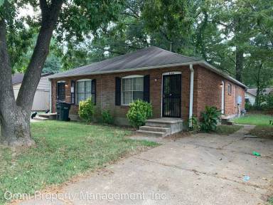 Main picture of 623 McWhirter Ave