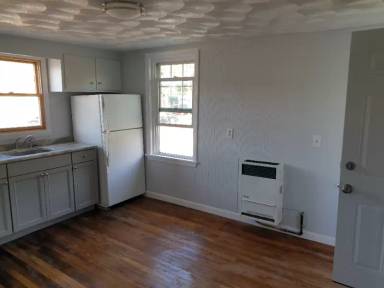 Main picture of 93 W Warwick Ave