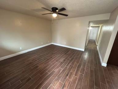 Main picture of 1520 N Giddings St