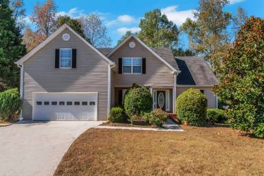 Main picture of 455 Trelawney Cir