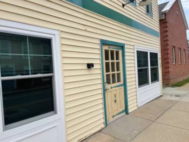 Main picture of 32 W Commerce St