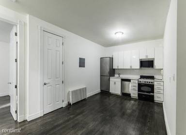 Main picture of 176 E 3rd St