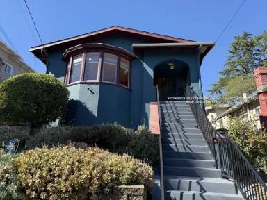 Main picture of 2951 Madera Ave