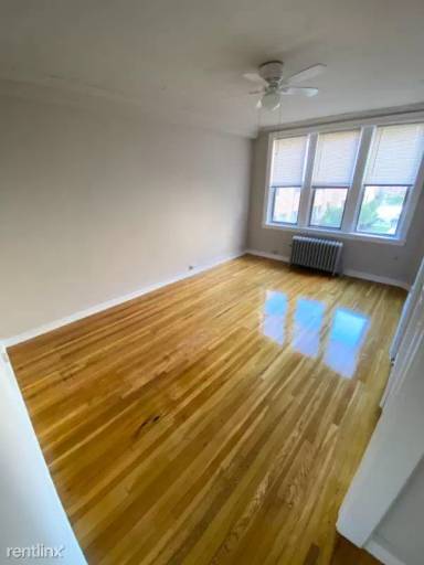 Main picture of 1365 W Estes Ave