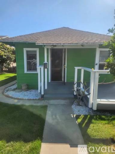 Main picture of 4411 Mentone St