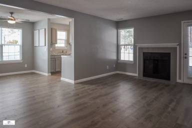 Main picture of 2025 Palm Dr