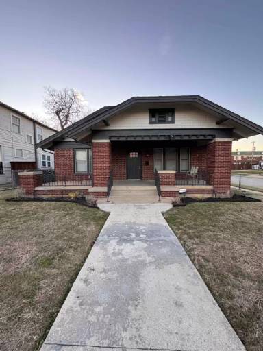 Main picture of 2900 S Jennings Ave