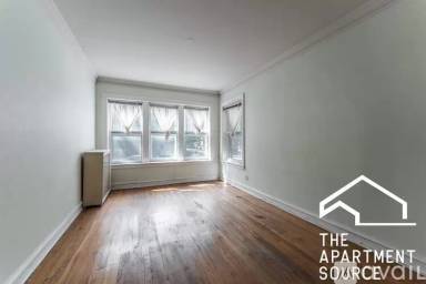 Main picture of 3326 N Clark St