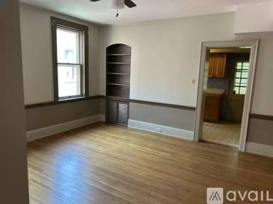 Main picture of 458 W Market St