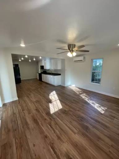 Main picture of 604 S Montgomery St