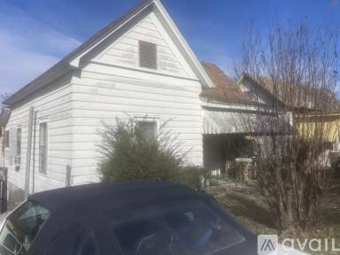 Main picture of 1106 W 21st St