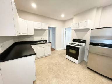Main picture of 276 E Cottage St