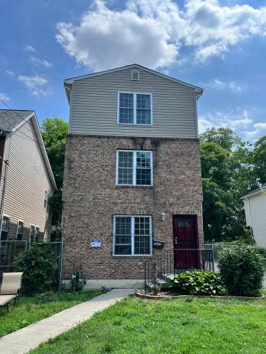 Main picture of 4409 Grant St NE