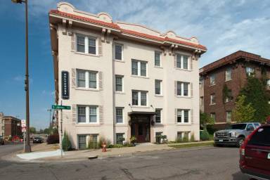 Main picture of 2896 James Ave S