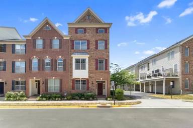 Main picture of 22447 Norwalk Sq