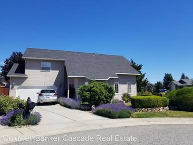 Main picture of 702 Kriewald Ct