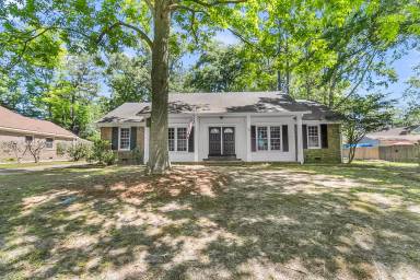 Main picture of 109 Runnymede Ln