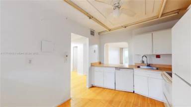 Main picture of Jade Winds Condos