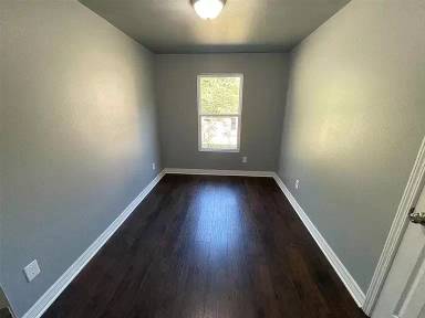 Main picture of 2934 Harp St