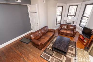 Main picture of 2476 Ontario Rd NW
