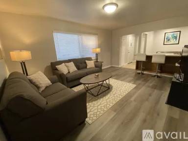 Main picture of 1032 W 125th St