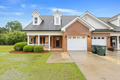 Main picture of 202 Wynn Rd