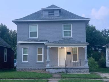 Main picture of 1647 8th Ave
