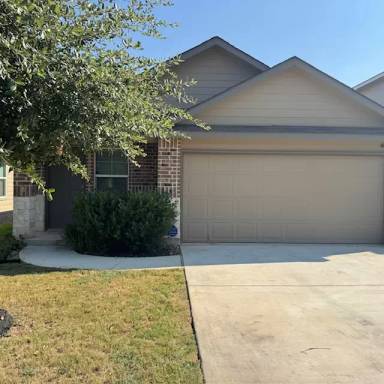 Main picture of 321 Middle Green Loop