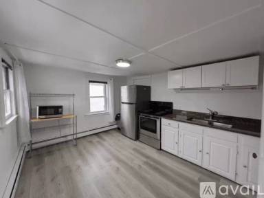 Main picture of 8 South St