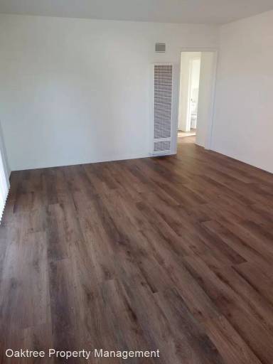 Main picture of 82 College Dr