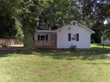 Main picture of 423 Bouy St