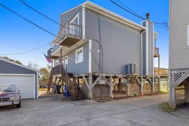 Main picture of 735 W Ocean View Ave