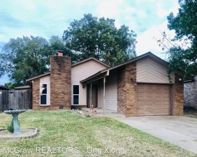 Main picture of 719 E 139th Pl