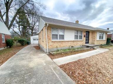 Main picture of 4667 Lynn Rd