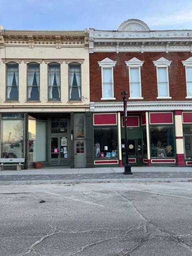 Main picture of 107 E Franklin St