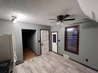 Main picture of 977 Conway St